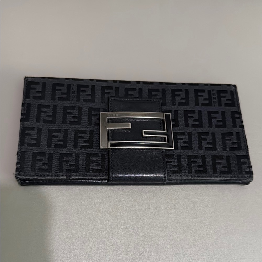 Fendi Black Leather Wallet with Monogram Design